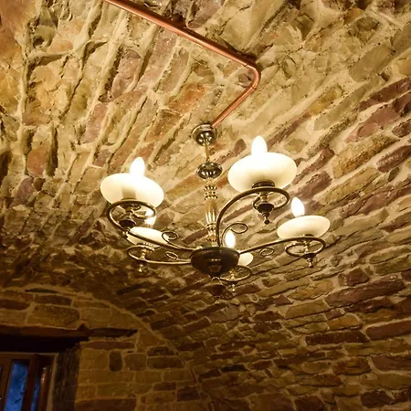 Aqueduct Hotel *