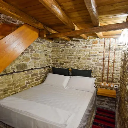 Aqueduct 호텔 Gjirokastër